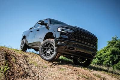 BDS 4 Inch Lift Kit w/Fox Shocks for Ram 1500 w/Air Ride and Large Knuckles (19-24) 4WD (1698FS)